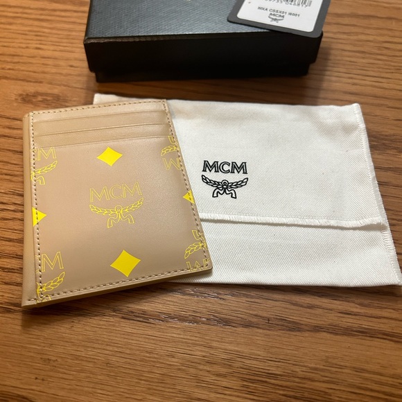 MCM Color Splash Card Case All Inclusive 
NWT - Picture 2 of 6